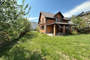 будинок за адресою Райдужна вул.