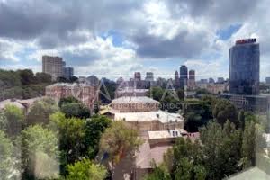 комерційна за адресою Шовковична вул., 42