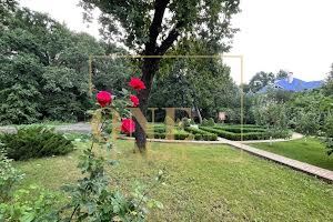 будинок за адресою смт. Козин, Лісова вул.