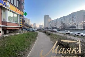 комерційна за адресою Драгоманова вул., 17