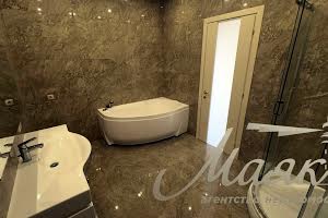 комерційна за адресою Кловський узвіз, 7a