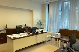 комерційна за адресою Федора Ернста вул., 3Б