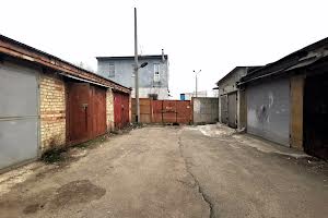 комерційна за адресою Крайня вул., 15