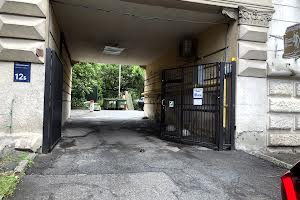 комерційна за адресою Обсерваторна вул., 10