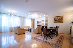 квартира за адресою Мирного Панаса, 28А