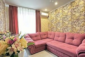 квартира за адресою Боголюбова вул., 10