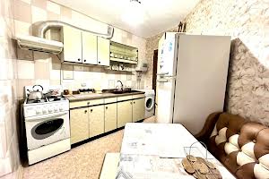 квартира за адресою Космічна вул., 24а