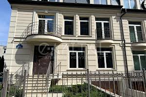 комерційна за адресою Новоселицька вул., 7