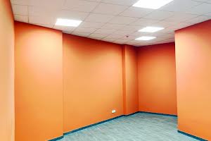 комерційна за адресою Новопольова вул., 2 корп. 1