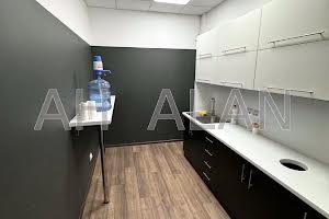 комерційна за адресою Костянтинівська вул., 75