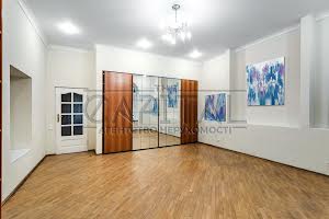 комерційна за адресою Лютеранська вул., 12