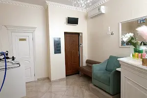 комерційна за адресою Завальна вул., 10-Г
