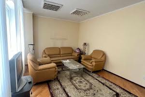 комерційна за адресою Красилівська вул., 9