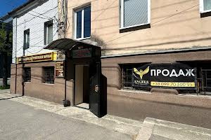 комерційна за адресою Михайлівська вул., 45