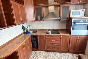 квартира за адресою Анни Ахматової вул., 17