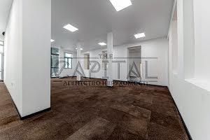 комерційна за адресою Володимирська вул., 4