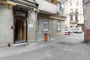 комерційна за адресою Олеся Гончара вул., 82
