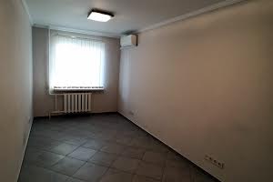 комерційна за адресою Празька вул., 32