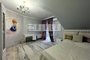 будинок за адресою Богатирська вул.