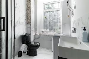 комерційна за адресою Круглоуніверситетська вул., 22