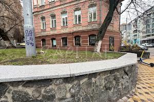 коммерческая по адресу Саксаганского ул., 84-86