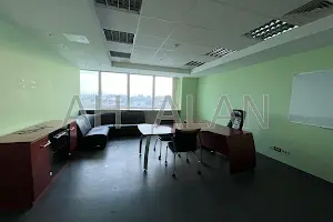 комерційна за адресою Дегтярівська вул., 53