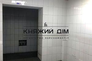 комерційна за адресою Соломії Крушельницької вул., 7
