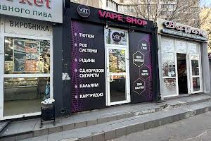 комерційна за адресою Анни Ахматової вул., 4