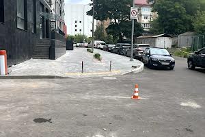 комерційна за адресою Шолуденка вул., 30