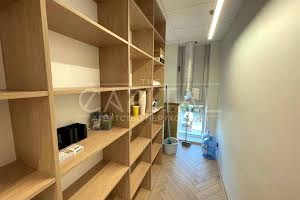 комерційна за адресою Антоновича вул., 44