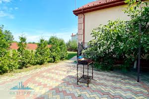 будинок за адресою Вишнева вул., 12