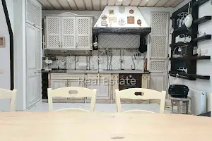 будинок за адресою Академіка Вернадського бульв.