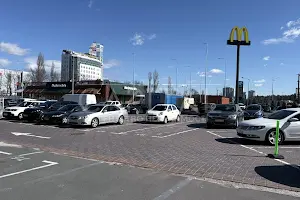 комерційна за адресою Миколи Бажана просп., 17-А