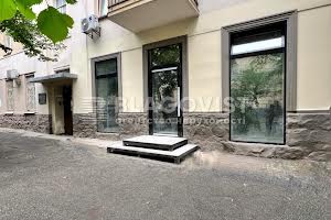 комерційна за адресою Липська вул., 19/7