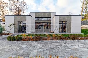 будинок за адресою с. Лісники, Центральна вул., 1