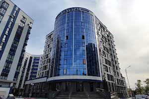 комерційна за адресою Центральна вул., 8