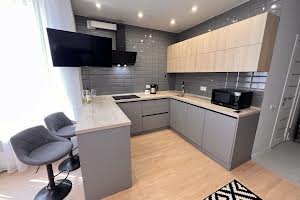 квартира за адресою Набережно-Рибальська вул., 27