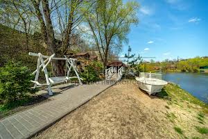 комерційна за адресою Шкільна вул., 24а
