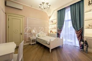 будинок за адресою с. Вишеньки, центральна