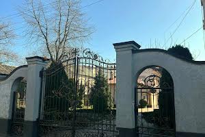будинок за адресою Молодіжна вул.
