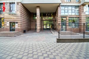 комерційна за адресою Джона Маккейна вул. (Івана Кудрі), 26