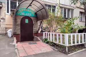комерційна за адресою Васильківська вул., 42