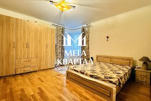 квартира за адресою Анни Ахматової вул., 47