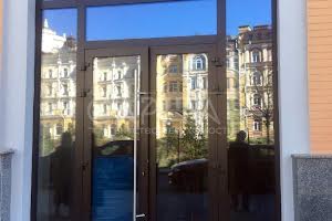 комерційна за адресою Дегтярна вул., 5