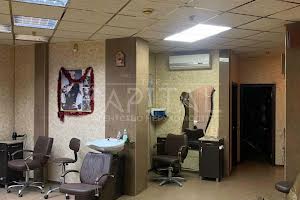 комерційна за адресою Празька вул., 31
