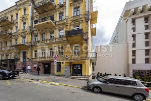 комерційна за адресою Костельна вул., 4