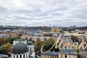 комерційна за адресою Почайнинська вул., 38