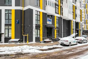 комерційна за адресою Микільсько-Слобідська вул., 8