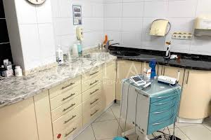 комерційна за адресою Білогородська вул., 51