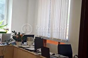 комерційна за адресою Почайнинська вул., 70